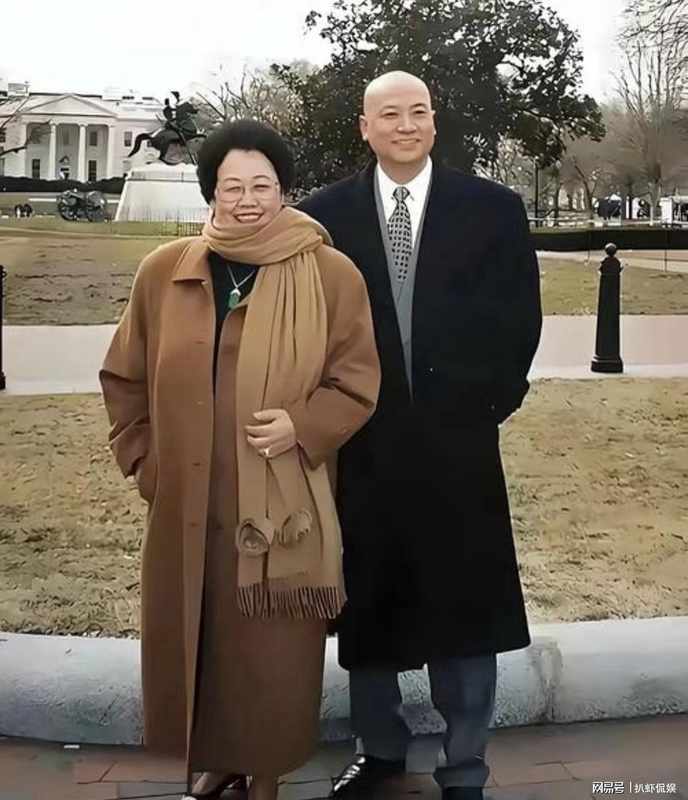  长情守护指南：一段跨越世俗偏见的爱情叙事录 情感心理