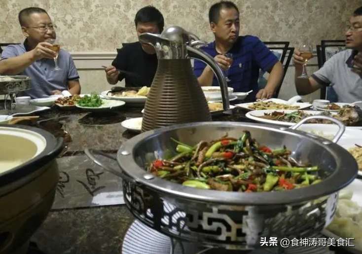  佳酿难觅知音：东北白酒为何困守故土？深度解析破局之道 新闻