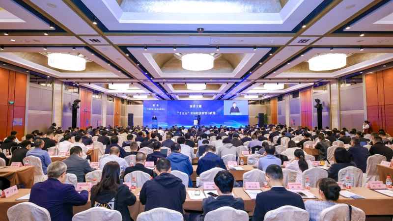  从“辅助工具”到“直接产能”：智能经济新形态的技术跃迁与价值重构 IT技术