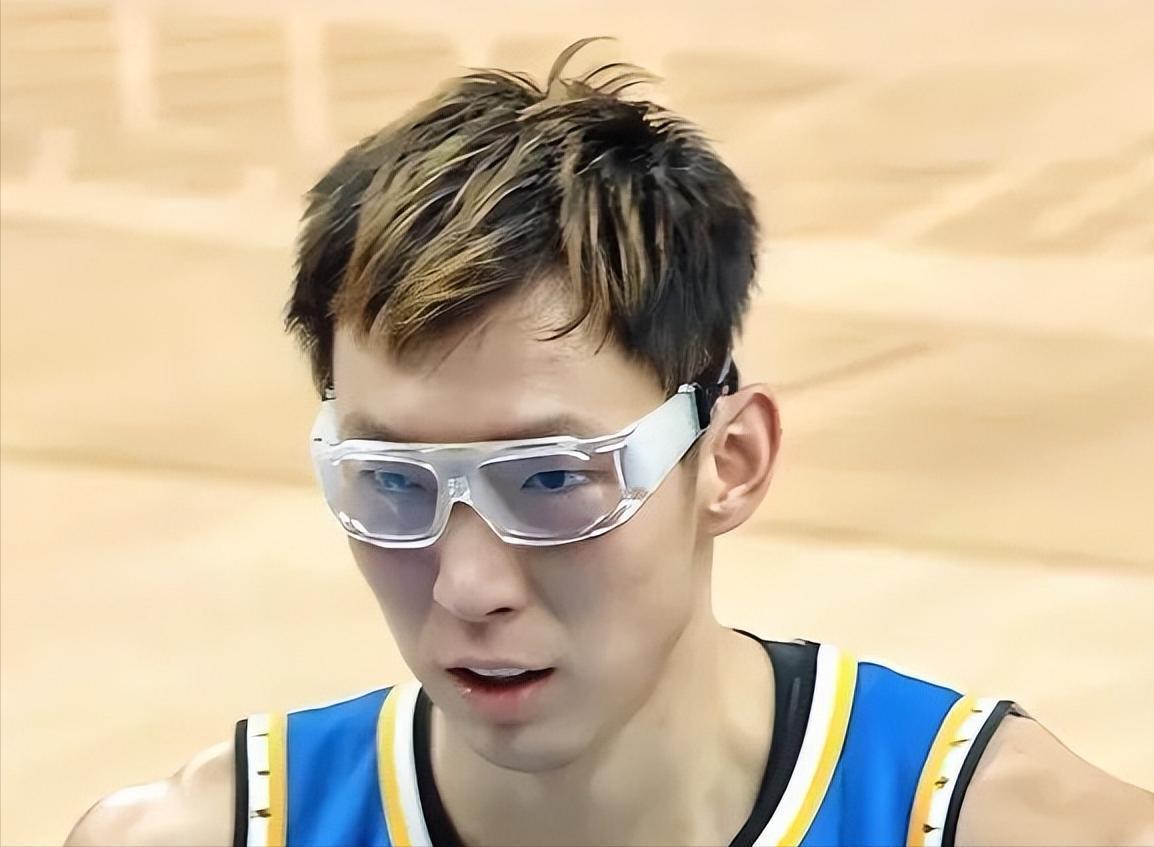  技术视角下的京城德比：杰曼关键时刻的战术价值与首钢韧性深度解析 体育新闻