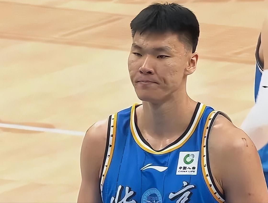  技术视角下的京城德比：杰曼关键时刻的战术价值与首钢韧性深度解析 体育新闻