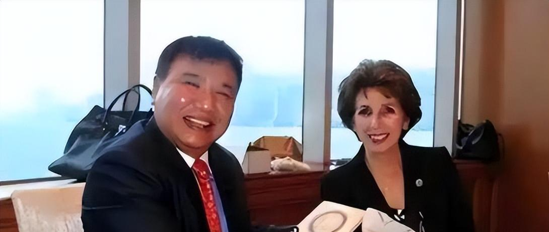  从艺术青年到资本宠儿：钟馨稼的技术迷局与商业悖论 企业服务