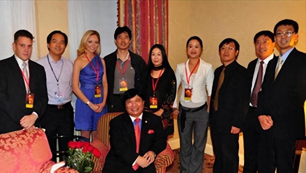  从艺术青年到资本宠儿：钟馨稼的技术迷局与商业悖论 企业服务