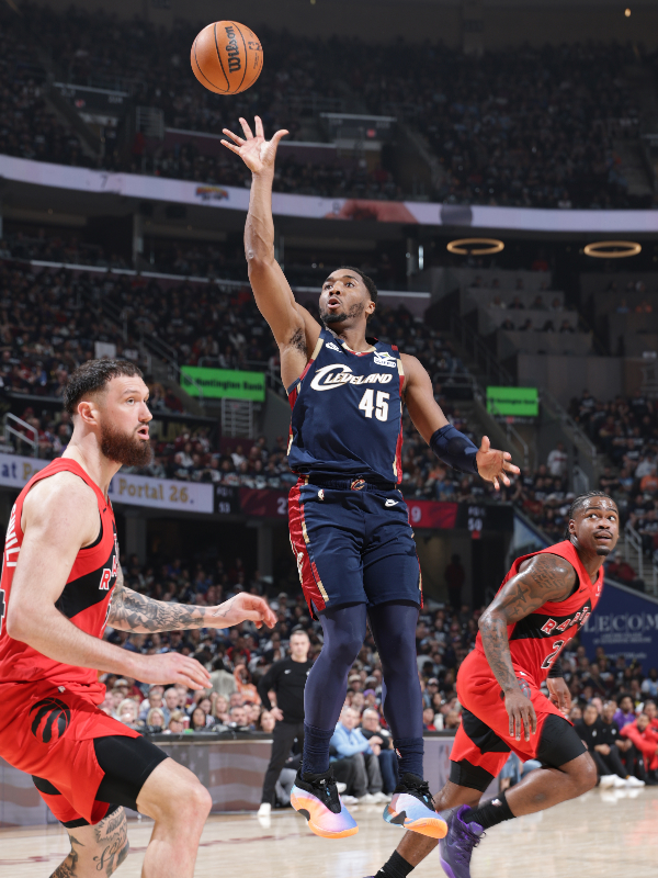  数据铁证：米切尔连续9场G1砍30+如何重塑现役球星历史地位 体育新闻