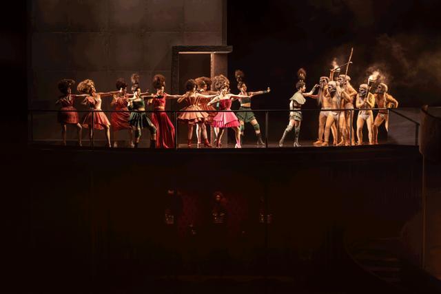  2400年前的喜剧如何刺穿当代战争迷思：阿里斯托芬的上海舞台实验 影视小说