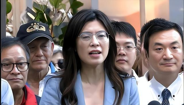  两岸破冰：郑丽文访陆背后的政治博弈与国民党路线分歧 新闻 两岸破冰：郑丽文访陆背后的政治博弈与国民党路线分歧 新闻