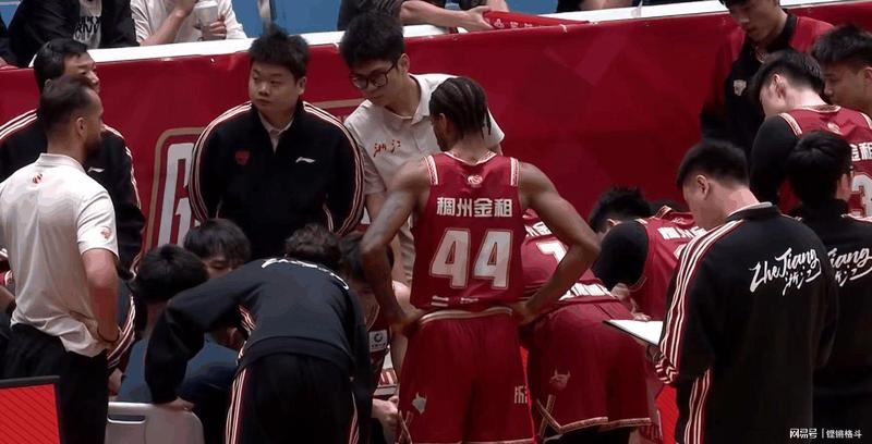  CBA积分榜暗战：浙江冲击前八的关键一役，与江苏的恩怨纠葛 体育新闻 CBA积分榜暗战：浙江冲击前八的关键一役，与江苏的恩怨纠葛 体育新闻