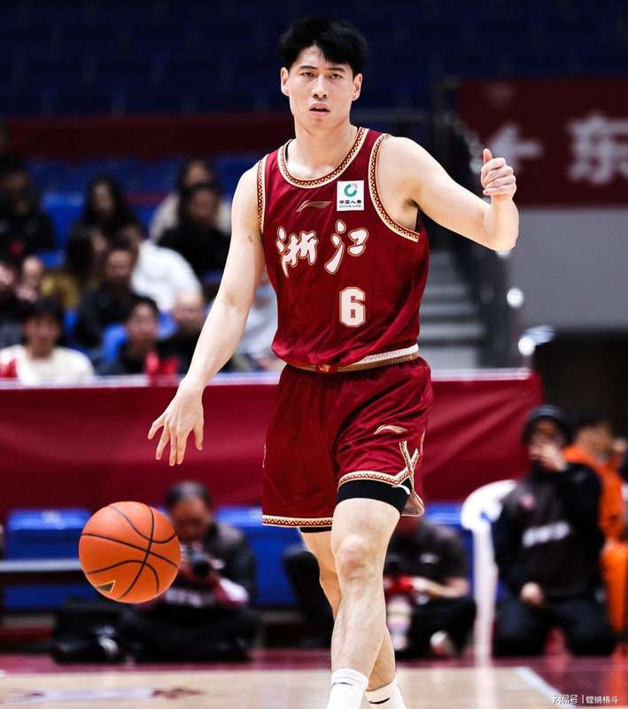  CBA积分榜暗战：浙江冲击前八的关键一役，与江苏的恩怨纠葛 体育新闻 CBA积分榜暗战：浙江冲击前八的关键一役，与江苏的恩怨纠葛 体育新闻